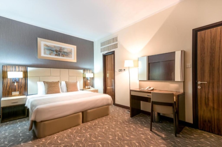 1 Bedroom Deluxe with Kitchenette Double Suite