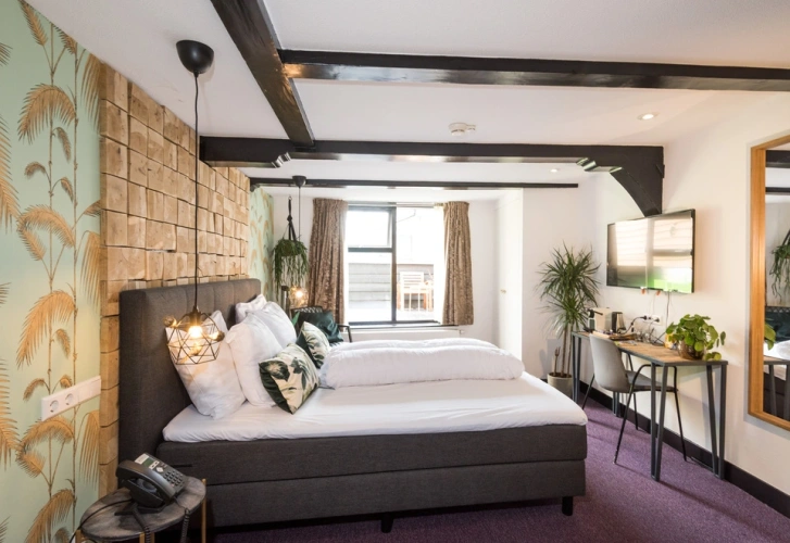 With Bath Double Suite