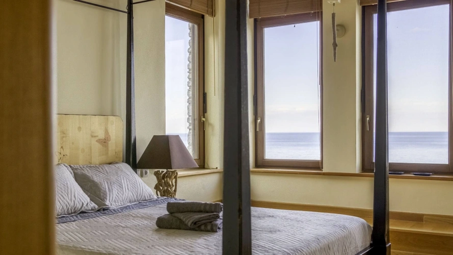 1st floor Apartment with sea view