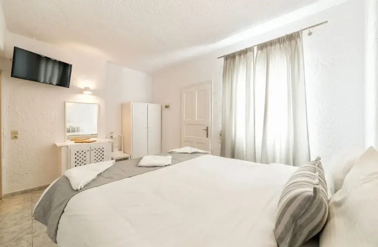 Athermi Suites - Adults Only
