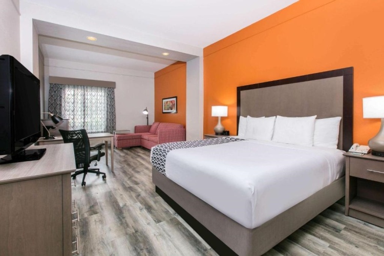 Deluxe Double Studio Suite