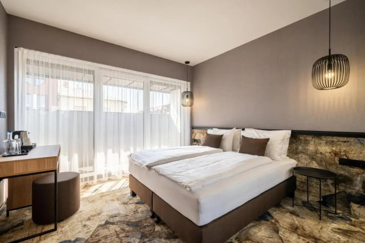 Urban Hotel