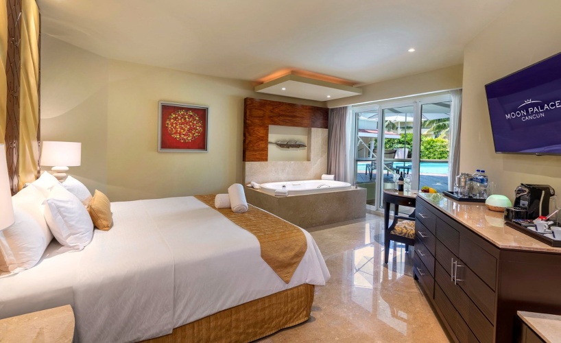 Swim Up Double Suite