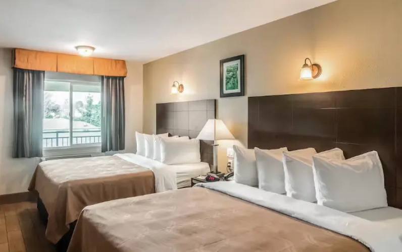 Twin room with balcony
