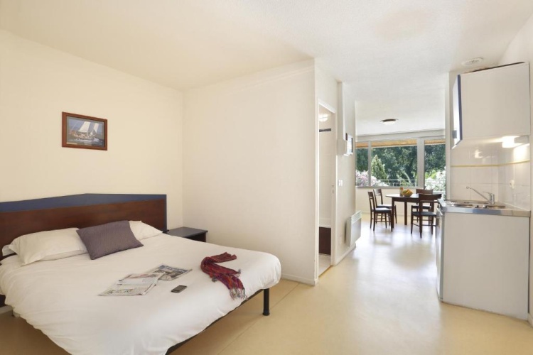 Sextuple Studio with balcony and with river view