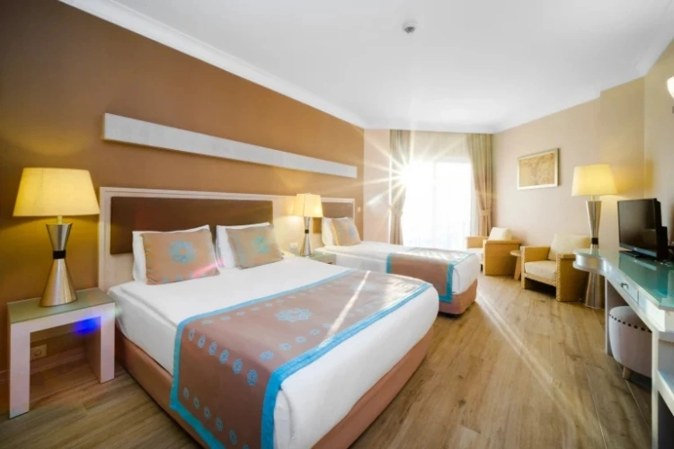 Standard Triple room with sea view