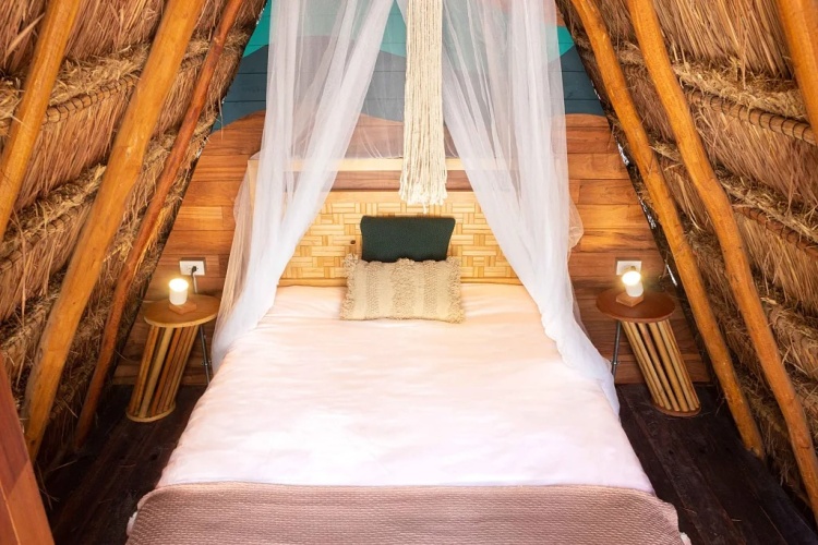 Double Teepee Standard