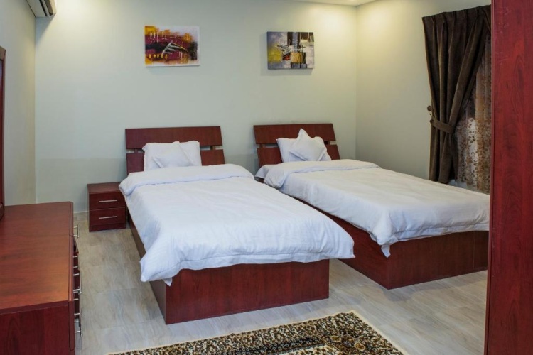 3 Bedrooms Apartment