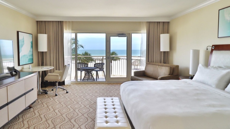 Front View Double room with balcony and with Gulf View