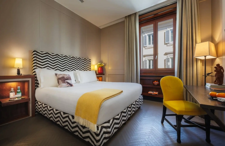 Singer Double room