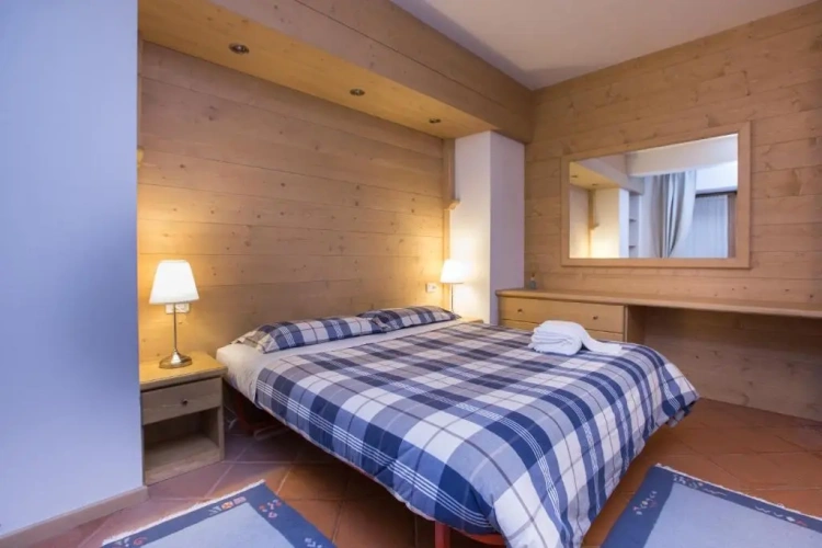 2 Bedrooms Sextuple Apartment