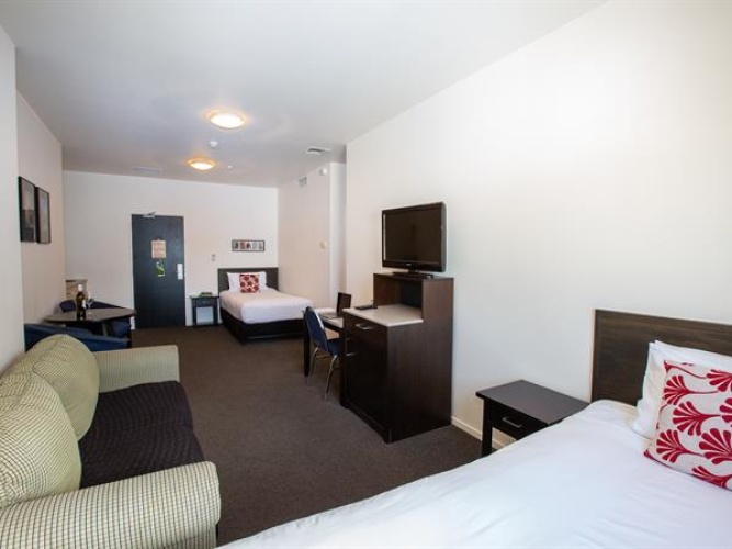 2 Bedrooms Large Studio