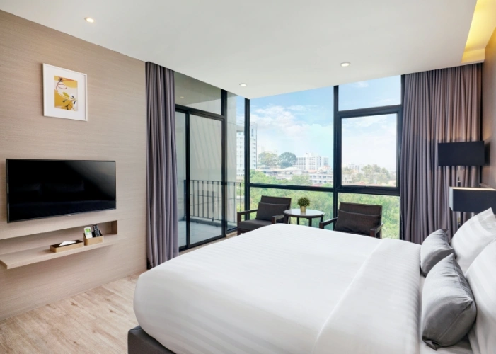 Deluxe with Kitchenette Double room with city view