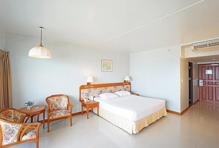 Superior Twin room with partial sea view