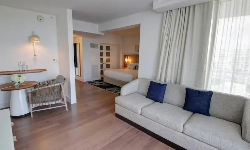 Corner Double Suite with balcony and with harbour view