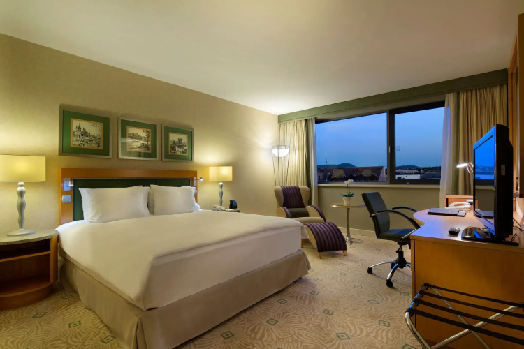 Crowne Plaza Budapest by IHG