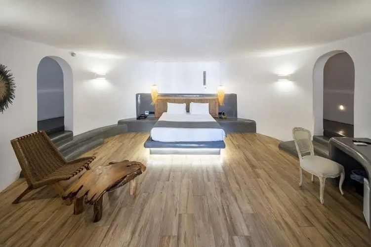 Windmill Deluxe with shared pool Double Suite