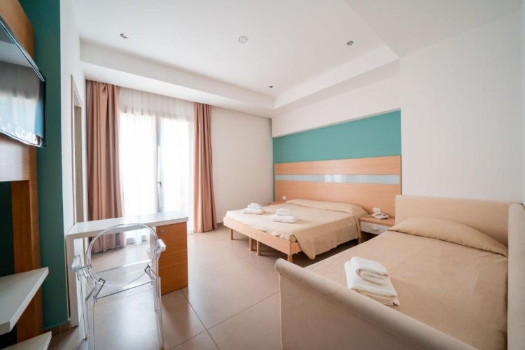 Triple room