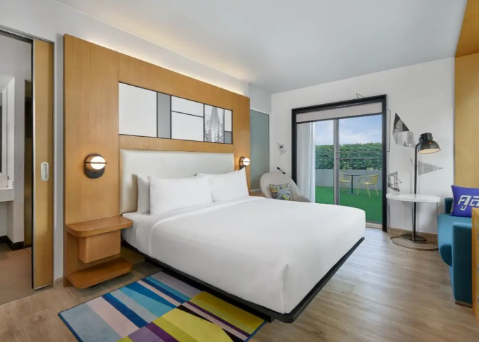 1 Bedroom Savvy Double Suite with balcony and with city view