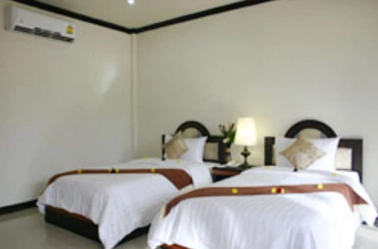 Twin room with garden view