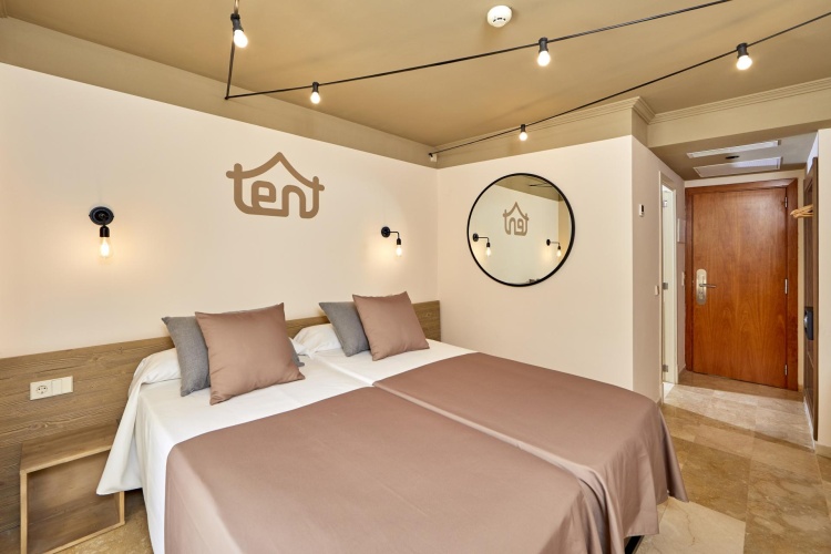 With private terrace with jacuzzi Twin room