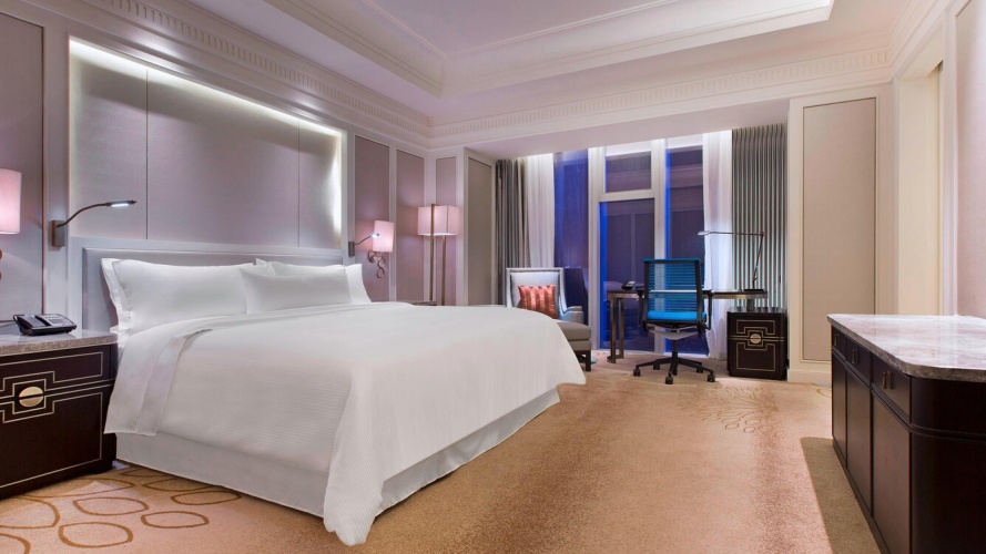 Double Club Lounge Access room with city view