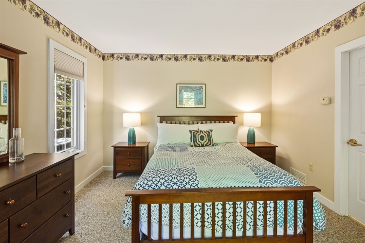 3 Bedrooms Holiday Home