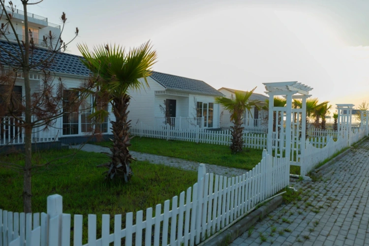 Triple Cottage