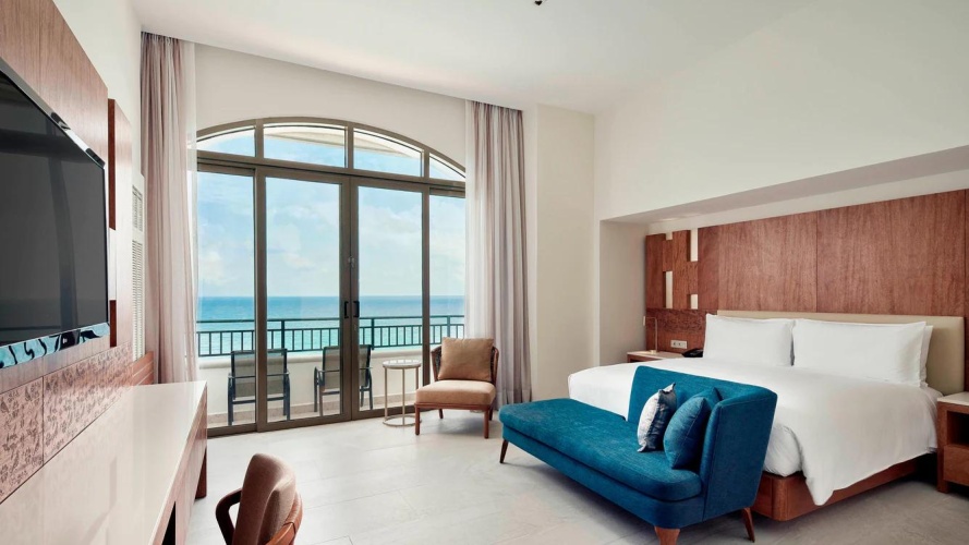 Double Club Suite oceanfront