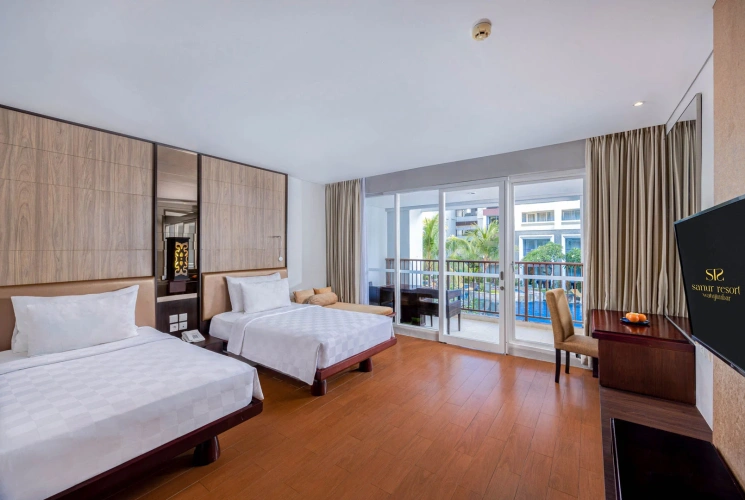 Grand Deluxe Twin room with pool view