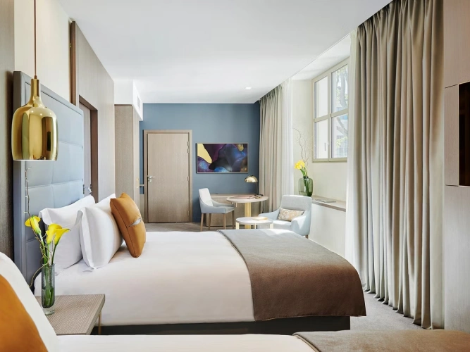 Classic Twin room with courtyard view
