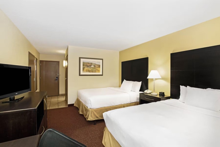 Quadruple room