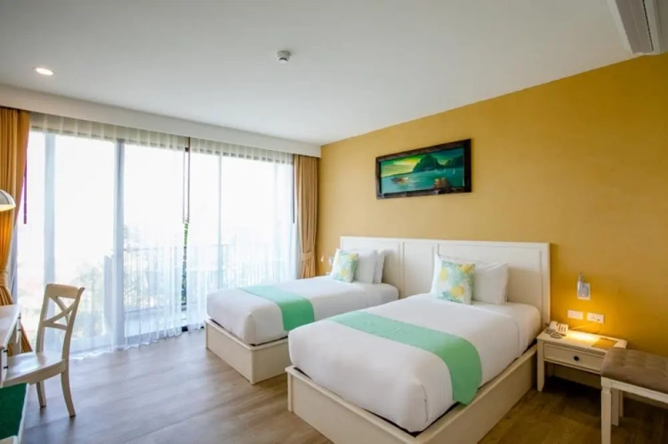 Deluxe Sea Double room with city view