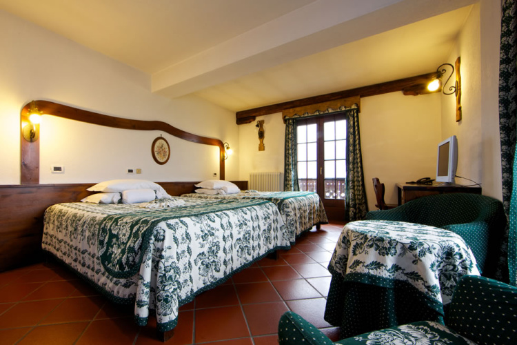 Quadruple Family Suite
