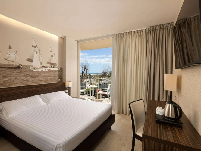 Classic Double room with partial sea view