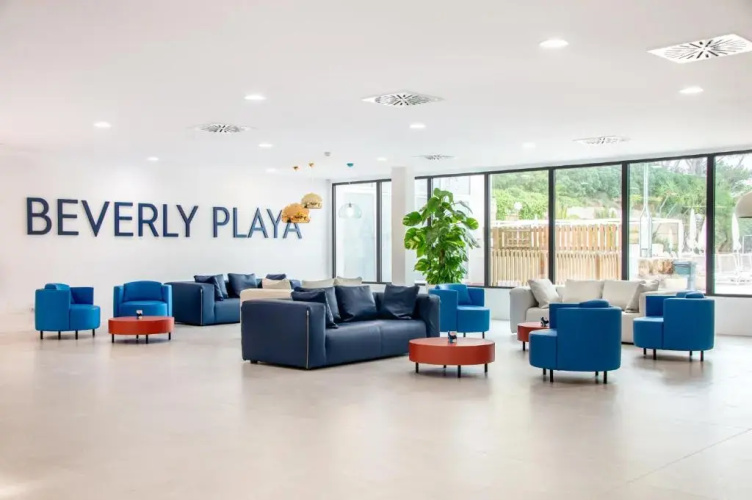 Vibra Beverly Playa Hotel
