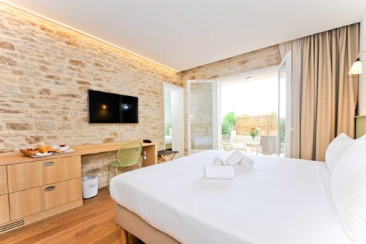 Privilege Double Suite