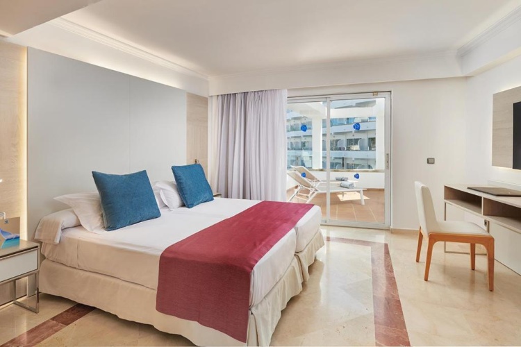 Twin Junior Suite with sea view