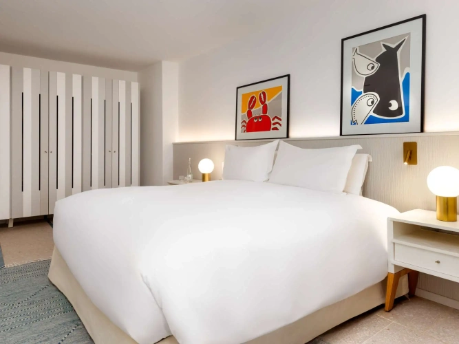 Prestige Double Suite with pool and sea view