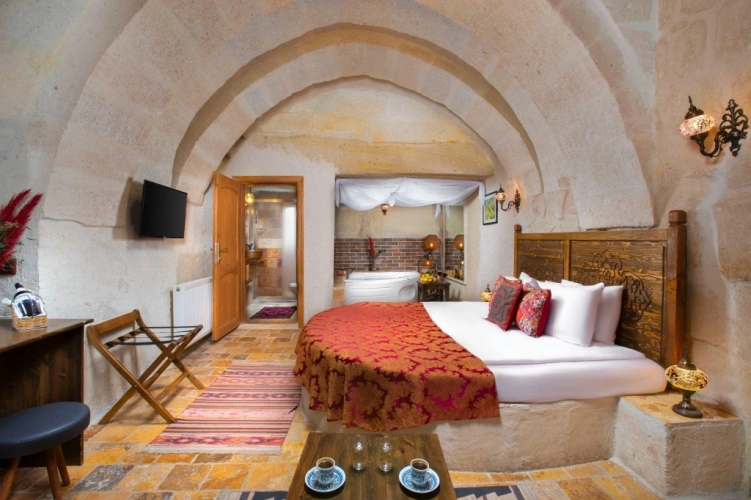 Deluxe Cave Double Suite