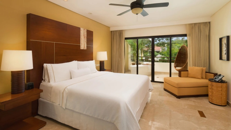 Westin Double Club Suite