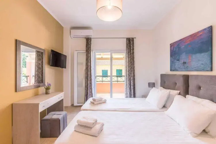 Bella De Lux Apts