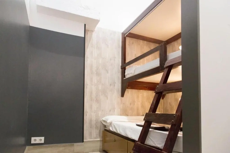 Triple room