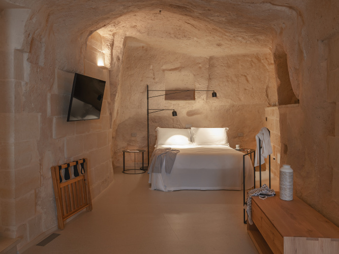 Deluxe in Cave Double Suite