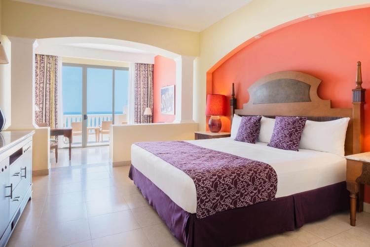 2 Bedrooms Suite with ocean view