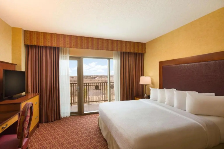 Embassy Suites by Hilton Charlotte Concord Golf Resort & Spa photo 12