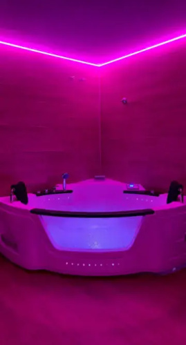 II Double Jacuzzi Suite
