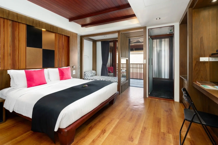 Deluxe Double Suite with balcony
