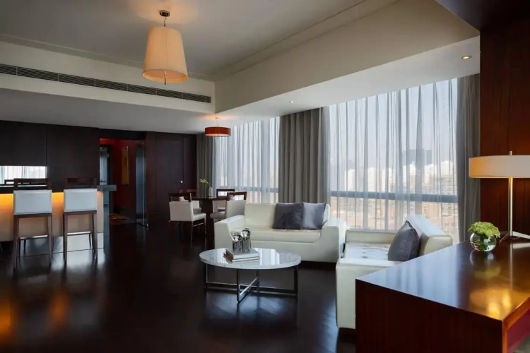 Club Lounge Access CBD View Double Suite