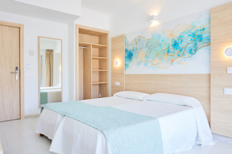 Triple room